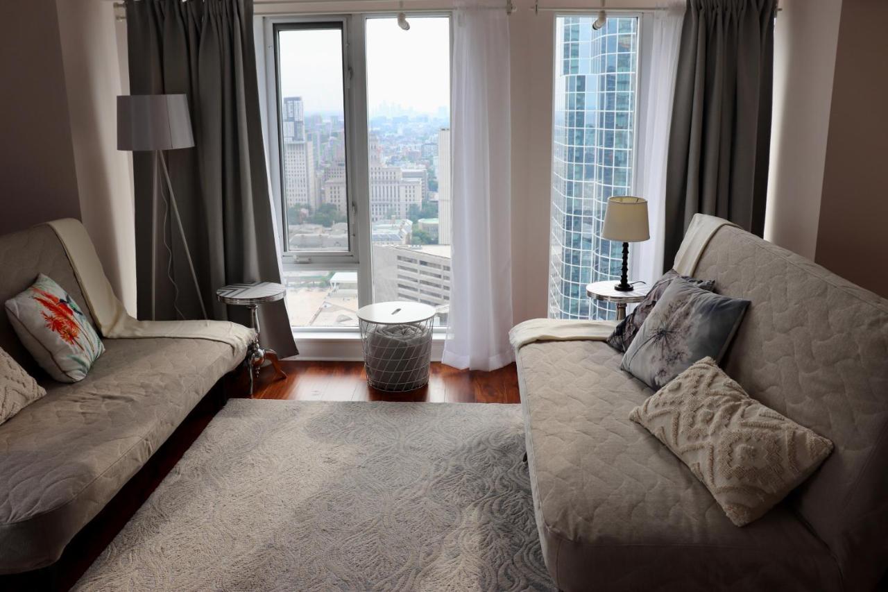 Apartment/2Bedrooms/2 Full Bathrooms/Free Parking Торонто Екстериор снимка