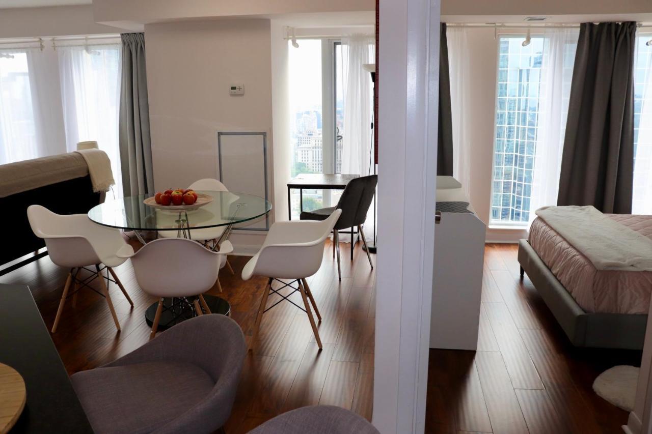 Apartment/2Bedrooms/2 Full Bathrooms/Free Parking Торонто Екстериор снимка