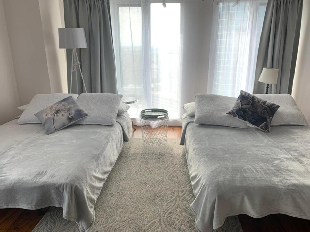 Apartment/2Bedrooms/2 Full Bathrooms/Free Parking Торонто Екстериор снимка