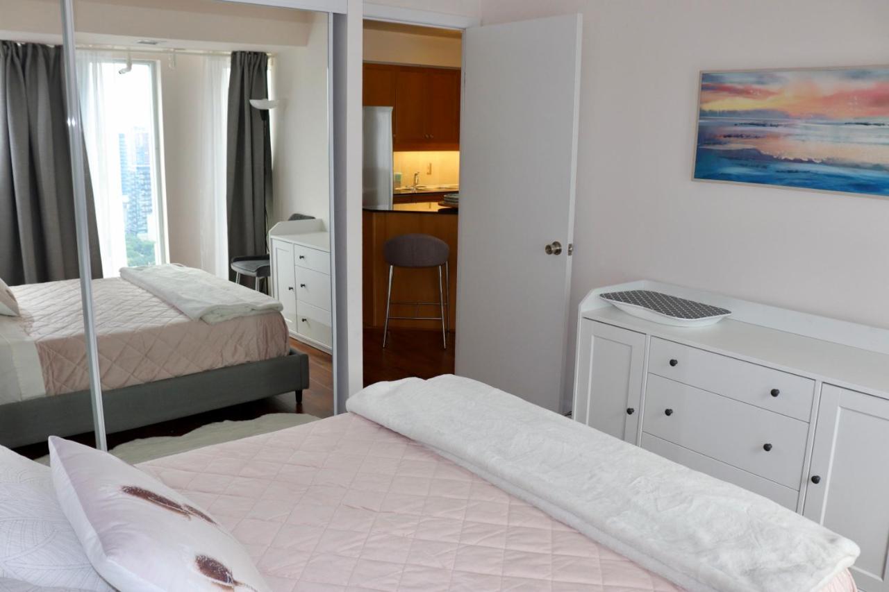 Apartment/2Bedrooms/2 Full Bathrooms/Free Parking Торонто Екстериор снимка